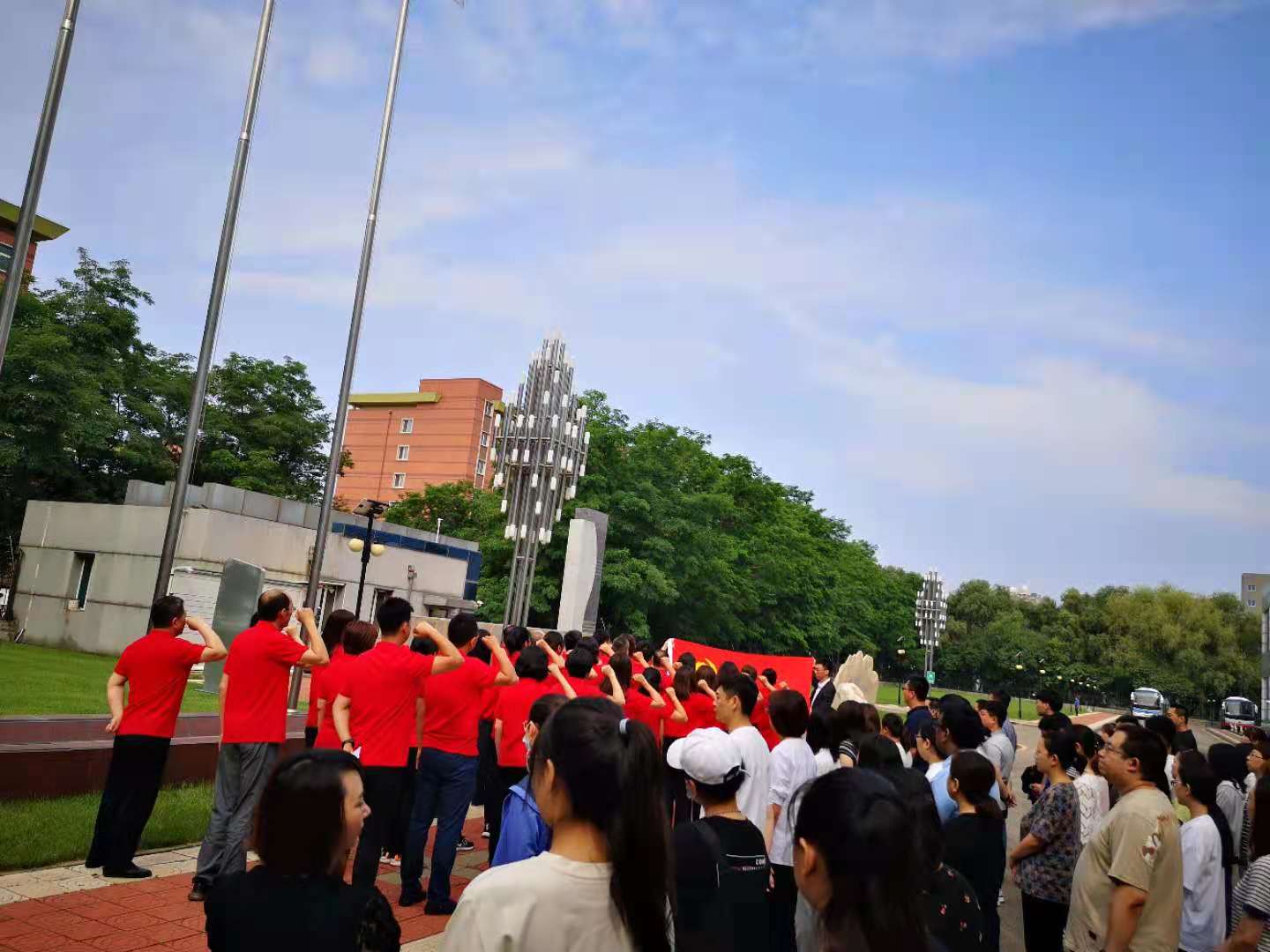 斗争百年路，，，，，，起航新征程——庆祝建党100周年，，，，，，永利集团制药党员重温入党誓词运动_永利集团