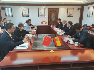  2020年11月27日，乐家集团高层辅导莅临BB电子建材集团总部互换工作